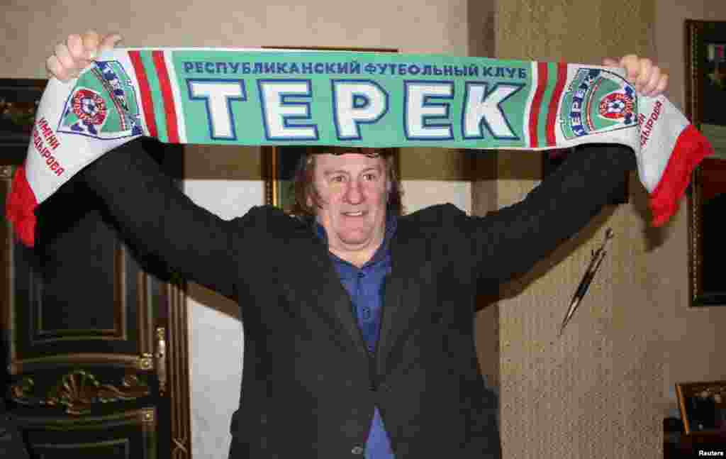 Actorul Gerard Depardieu fan acum al unei echipe de fotbal din Cecenia, Grozn&icirc;i 25 februarie 2013