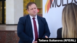 În timpul interviului pentru Europa Liberă, ministrul britanic Stephen Doughty a afirmat că amenințarea din partea Rusiei împotriva R. Moldova și a „stabilității Europei” este „clară”.