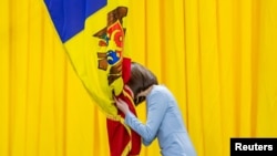 Noua președintă a R. Moldova, Maia Sandu la ceremonia de depunere a jurământului, Chișinău, 24 decembrie 2020.