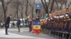 Președintele României, Nicușor Dan, salută drapelul Gărzii de Onoare, de Ziua Națională, cu ocazia începerii paradei de 1 Decembrie, la București.