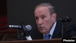 Armenia - Former President Levon Ter-Petrosian speaks at a congress of his Armenian National Congress (HAK) party, Yerevan, May 16, 2021.