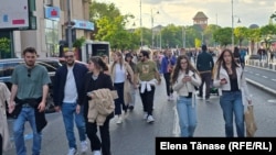 Imagine cu caracter ilustrativ, oameni la plimbare, în București.