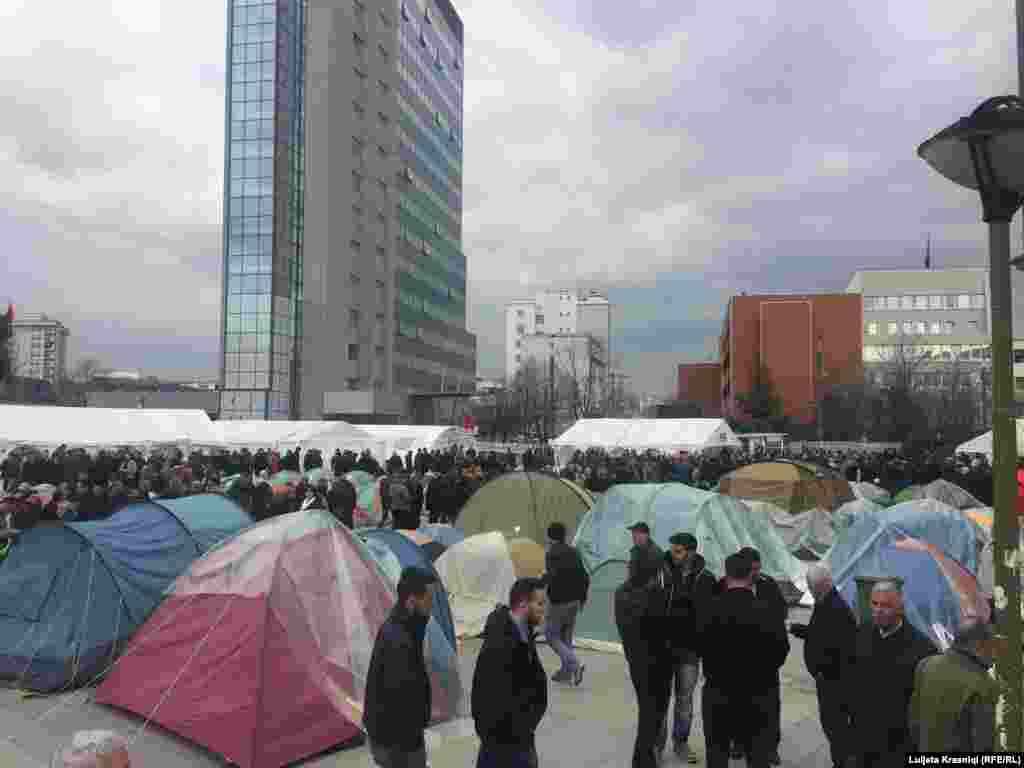 Protest opozicije počeo je u sredu