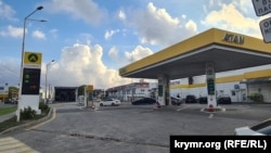 Автозаправка компанії ATAN біля автостанції «Східна» у Сімферополі – бензину немає, 28 вересня 2026 року