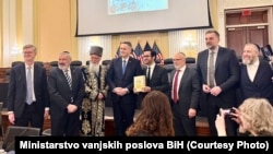 Sarajevska Hagada promovisana je pred američkom publikom 24. marta u Capitol Hillu, u Vašingtonu, u povodu Pesaha, jevrejskog praznika.