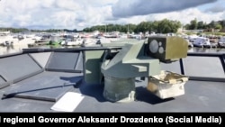 The gun turret mounted on the roof of a prototype PLOT-47.