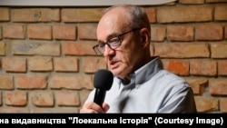 Мирослав Шкандрій – професор, екскерівник департаменту германістики та славістики в Манітобському університеті, автор численних літературознавчих праць