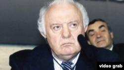 Eduard Shevardnadze in Prague in 2002