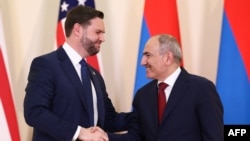 2026 წლის 9 თებერვალს სომხეთის პრემიერ-მინისტრმა ნიკოლ ფაშინიანმა ერევანში უმასპინძლა აშშ-ის ვიცე-პრეზიდენტ ჯეი დი ვენსს(მარცხნივ)
