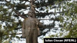 Statuia lui Lenin la Tătărăuca Veche