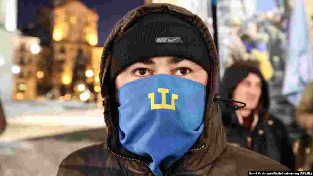 Митинг солидарности с крымчанами, проживающими на аннексированном Россией полуострове, на Майдане Независимости в Киеве