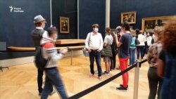 Парижский Лувр открылся для посетителей