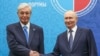 Президенти Казахстану Касим-Жомарт Токаєв і Росії Володимир Путін під час зустрічі в Омську, 25 липня 2026 року