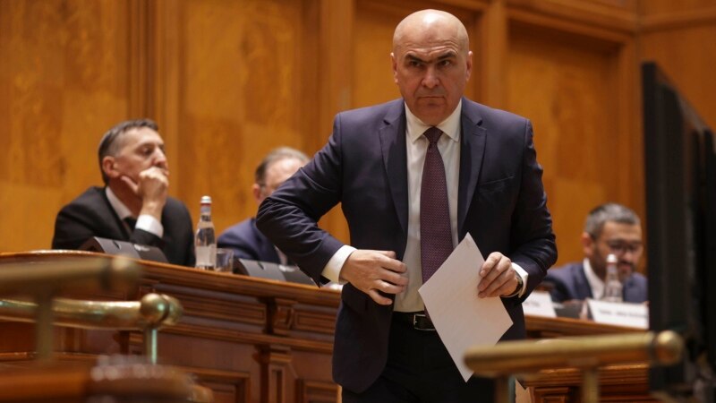 Premierul Bolojan la cinci asumări de răspundere odată: Corectăm nedreptăți și facem curățenie. Sunt multe privilegii, sinecuri și excepții