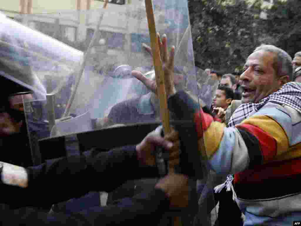 Антиправителсьвенная демонстрация в Каире