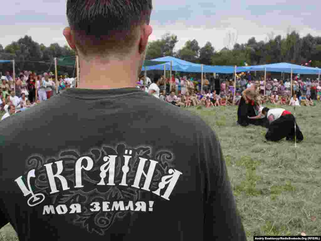 На один день село Літочки неподалік від Києва перетворилось на місце зустрічі представників різних шкіл традиційних українських бойових мистецтв