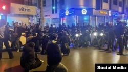 مشهد کې مظاهره چیان 