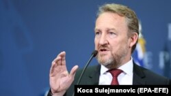Архива: Бакир Изетбеговиќ 