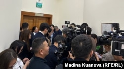 Журналисты не могут выйти из помещения в здании Курултая. 31 августа 2026 года