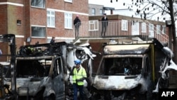 Izgorjela vozila volonterske hitne pomoći u četvrti Golders Green u sjevernom Londonu, 24. mart 2026.