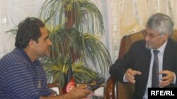 د افغانستان د دفاع وزارت ویاند جنرال ظاهر عظيمي د ازادۍ راډیو د خبریال پوښتنې ځوابوي 