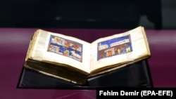 Sarajevska Hagada u Zemaljskom muzeju BiH, Sarajevo (foto-arhiv)