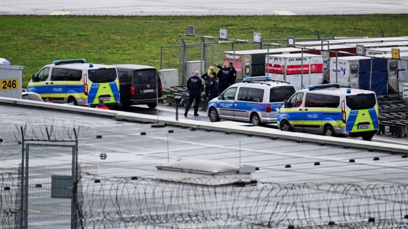 Policia po heton dyshimet për marrje peng të një fëmije në aeroportin e Hamburgut