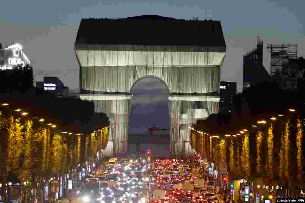 A view of the wrapped arch after its completion. According to Yavachev, his uncle Christo&#39;s life and art were strongly influenced by his experiences under communism in Bulgaria. &nbsp;