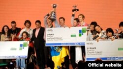 Українська команда QuadSqad після перемоги у фіналі конкурсу Microsoft Imagine cup. Сідней, 10 липня 2012 року