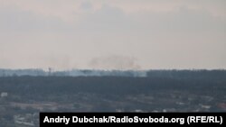 Авдіївка, 28 березня 2016 року: видно дим від бойових дій у «промзоні»