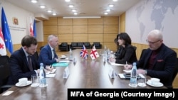 Посол Великобритании Гарет Уорд был вызван в МИД Грузии для разъяснений в связи с санкциями правительства Великобритании против проправительственных грузинских телеканалов «Имеди» и POSTV. 26.02.2026