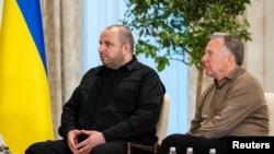 
Секретар РНБО Рустем Умєров повідомив, що з американською стороною обговорюватимуть підписання гарантій безпеки й пакет відновлення