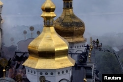 Дим від пожеж на Київських пагорбах. Ранок 15 червня
