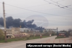 Пожежа на нафтобазі в Севастополі, фото телеграм-каналу «Крымский ветер», 18 квітня 2026 року