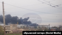 Пожежа на нафтобазі в Севастополі, опубліковане телеграм-каналом «Крымский ветер», 18.04.2026