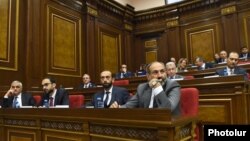 Armenia - Prime Minister Nikol Pashinian and members of his government attend a parliament session in Yerevan, 23 May 2018.