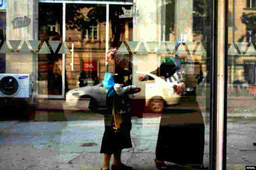 Milyonçu şəhərin yoxsulları #19