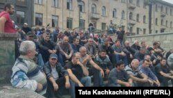 По словам шахтеров, протест в Ткибули не прекратится до тех пор, пока будущее «Грузугля» не станет более определенным