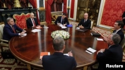 რუსეთის პრეზიდენტის ვლადიმირ პუტინის მოსკოვში აშშ-ის სპეციალურ წარმომადგენლებთან, სტივ უიტკოფთან და ჯარედ კუშნერთან შეხვედრა.
