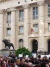 Бугарите протестираа против притворањето на градоначалникот на Варна