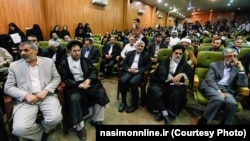 حسین فدایی (نفر اول از چپ) به همراه چند چهره اصولگرای دیگر، در همایش همگرایی اصولگرایان در مهرماه ۹۳