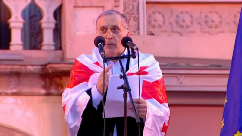 „გამოკვლევაზე მივდივარ, მე აუცილებლად დავბრუნდები“ - პაატა ბურჭულაძე კლინიკაში გადაჰყავთ