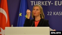 Shefja e politikës së Jashtme të BE-së, Federica Mogherini, gjatë konferencës për media në Ankara