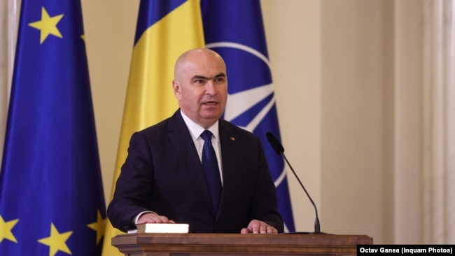 Premierul Bolojan, depunând jurământul în prezența președintelui Nicușor Dan, la Palatul Cotroceni, la scurt timp după ce cabinetul său a primit votul de încredere din partea Parlamentului