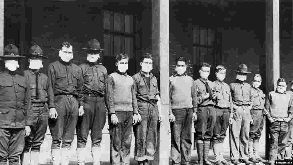 Medicinski radnici sa maskama svakodnevna su slika pandemije COVID-19, kao i Španske gripe 1918.-1919. godine, koja je zarazila gotovo trećinu svjetske populacije u to vrijeme.&nbsp;