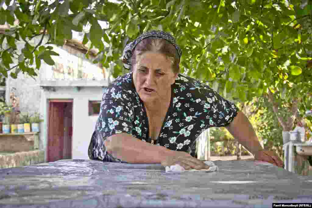 Simuzər Bağırova: &laquo;Atışmalar günü uşaq əlini boşqaba uzatmadı. Dedim niyə yemirsən, dedi iştaham yoxdur. Ac yatdı...&raquo;.