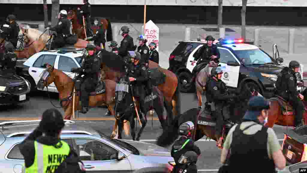 Az utcai megmozdulások Los Angeles után legalább kilenc másik amerikai városra, köztük New Yorkra, Atlantára, Chicagóra, Dallasra, Philadelphiára és San Franciscóra is átterjedtek