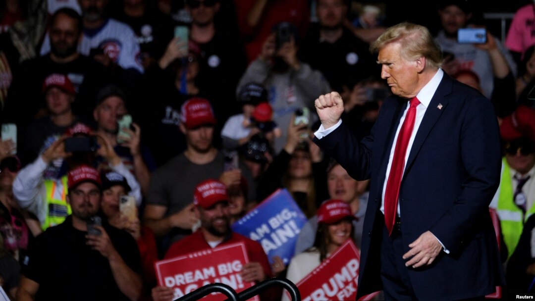 Donald Trump a fost reales președinte al Statelor Unite după o pauză de patru ani. Este al doilea președinte american, după Grover Cleveland (1837 – 1908) care reușește să revină după ce a pierdut alegerile pentru un al doilea mandat.