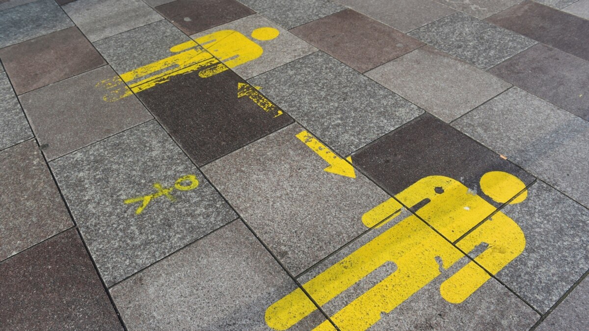 Вечерен час, пълна карантина, маски. Как Европа се връща към по ...