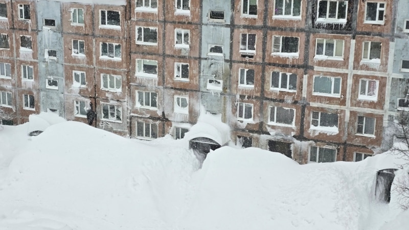 Record Snowfall Paralyzes Russia’s Kamchatka As AI Videos Circulate Online